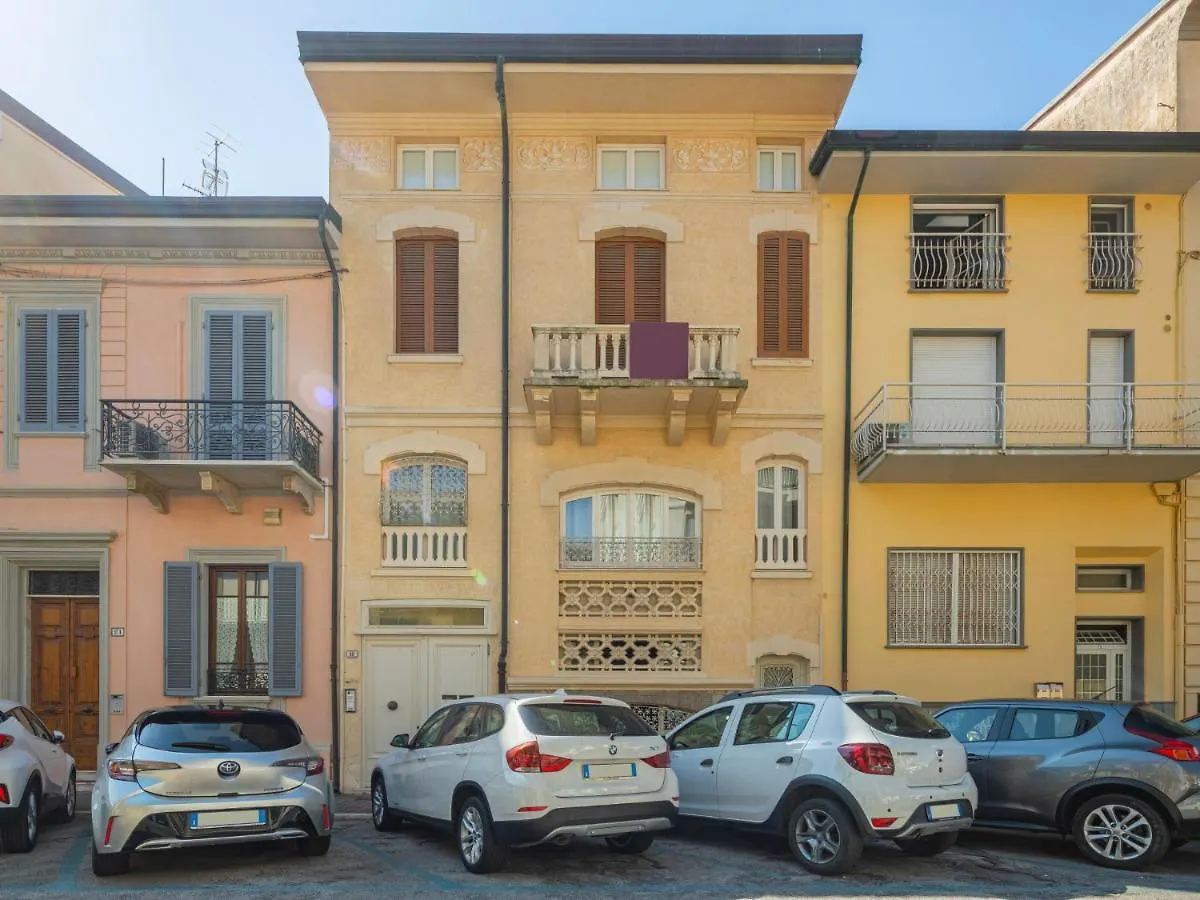Apartment Lungomare By Interhome Viareggio